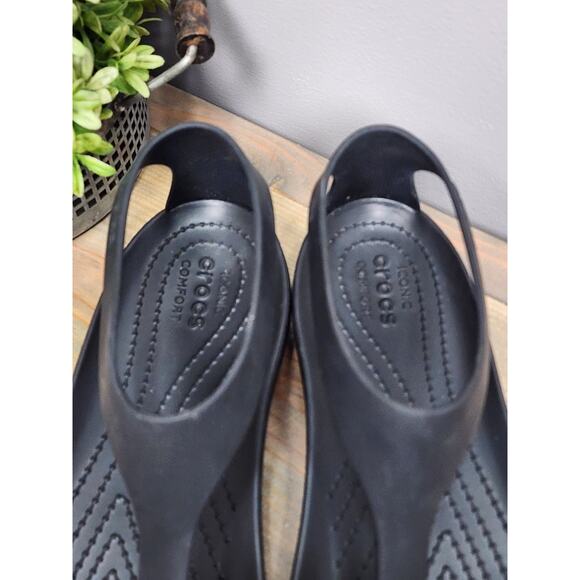 Crocs Women's Black T-Strap Comfort Sandals Casual Summer Shoes Size 9 - Picture 5 of 9